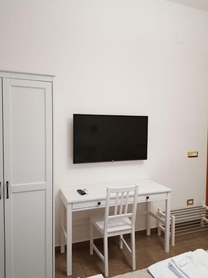 Interno Dieci Рим Экстерьер фото